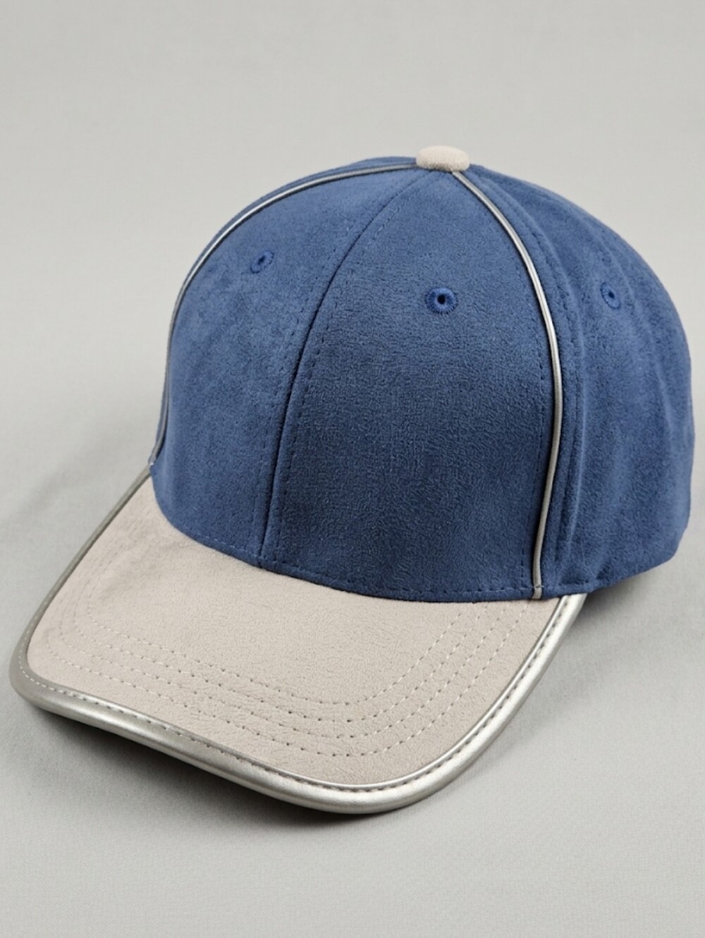 EUC Nordstrom Rack Blue and Cream with Silver Faux Leather Piping Baseball Cap